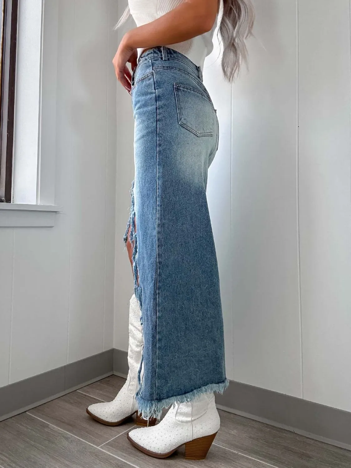 👖 Edgy Elegance: High-Waist Raw Hem Asymmetry Denim Skirt 🔥💃
