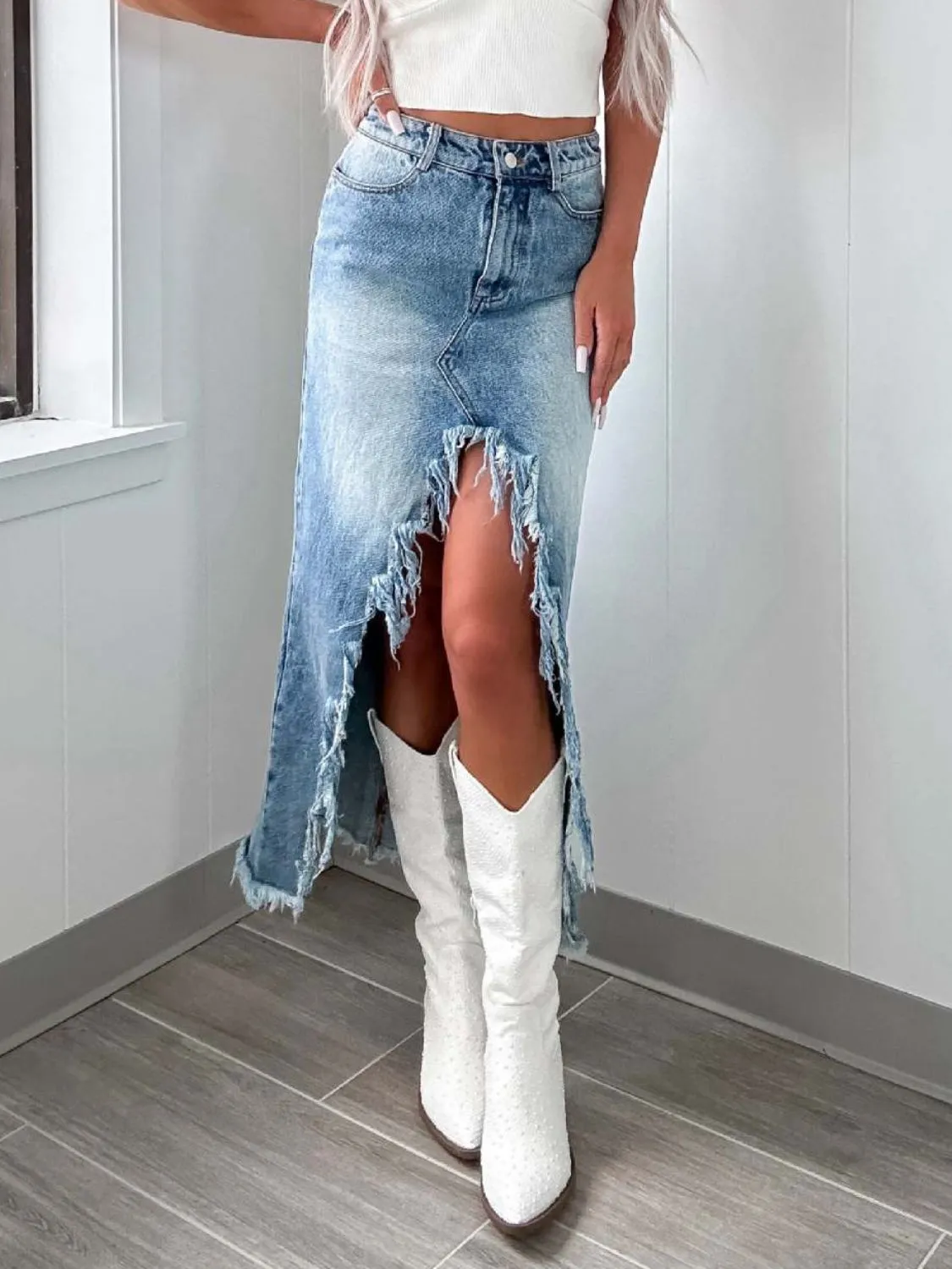 👖 Edgy Elegance: High-Waist Raw Hem Asymmetry Denim Skirt 🔥💃