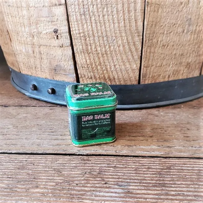 Bag Balm Original Tin: Moisturizer