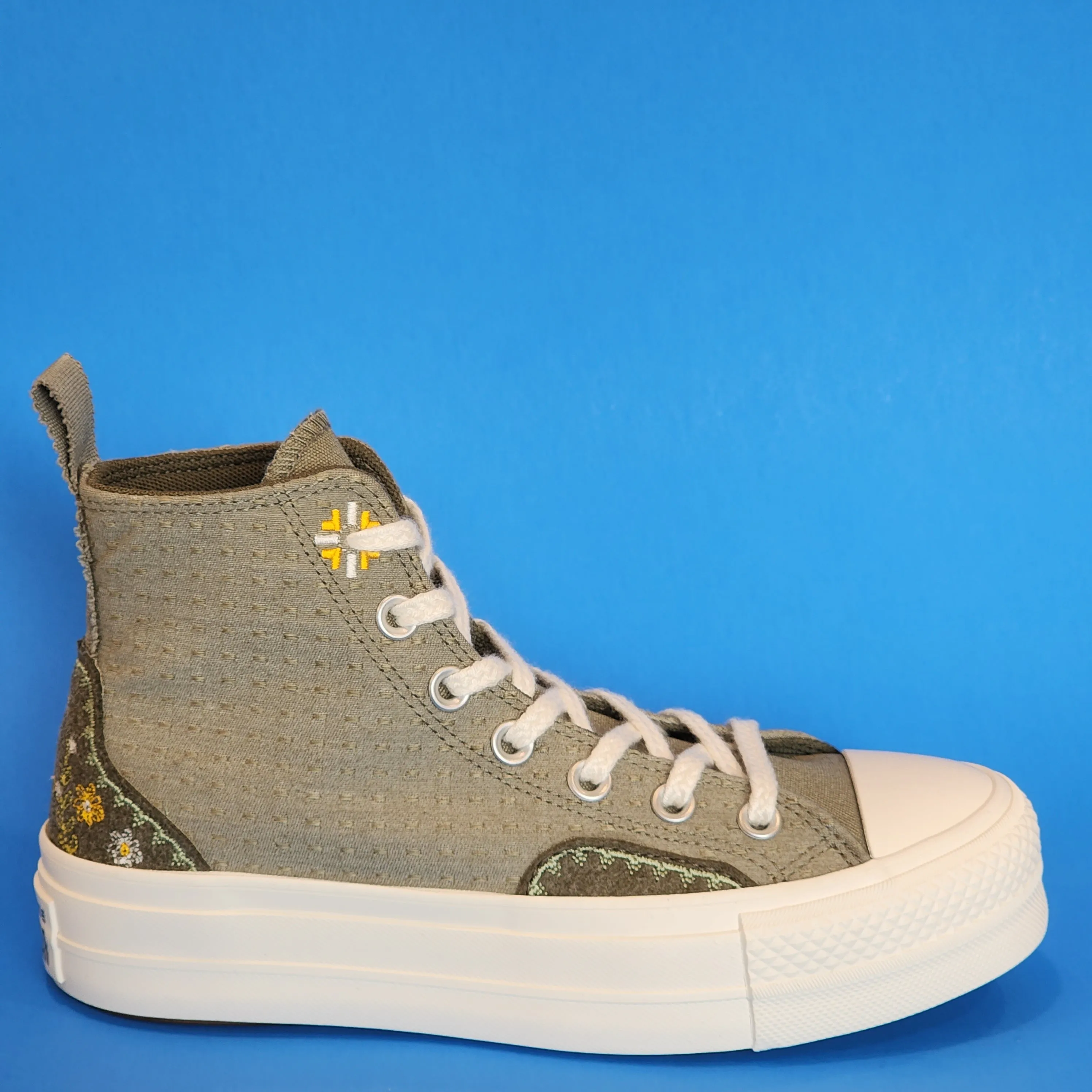 Converse CTAS Hi Lift Autumn Embroidery Women's Platform Sneakers A05069C NWT