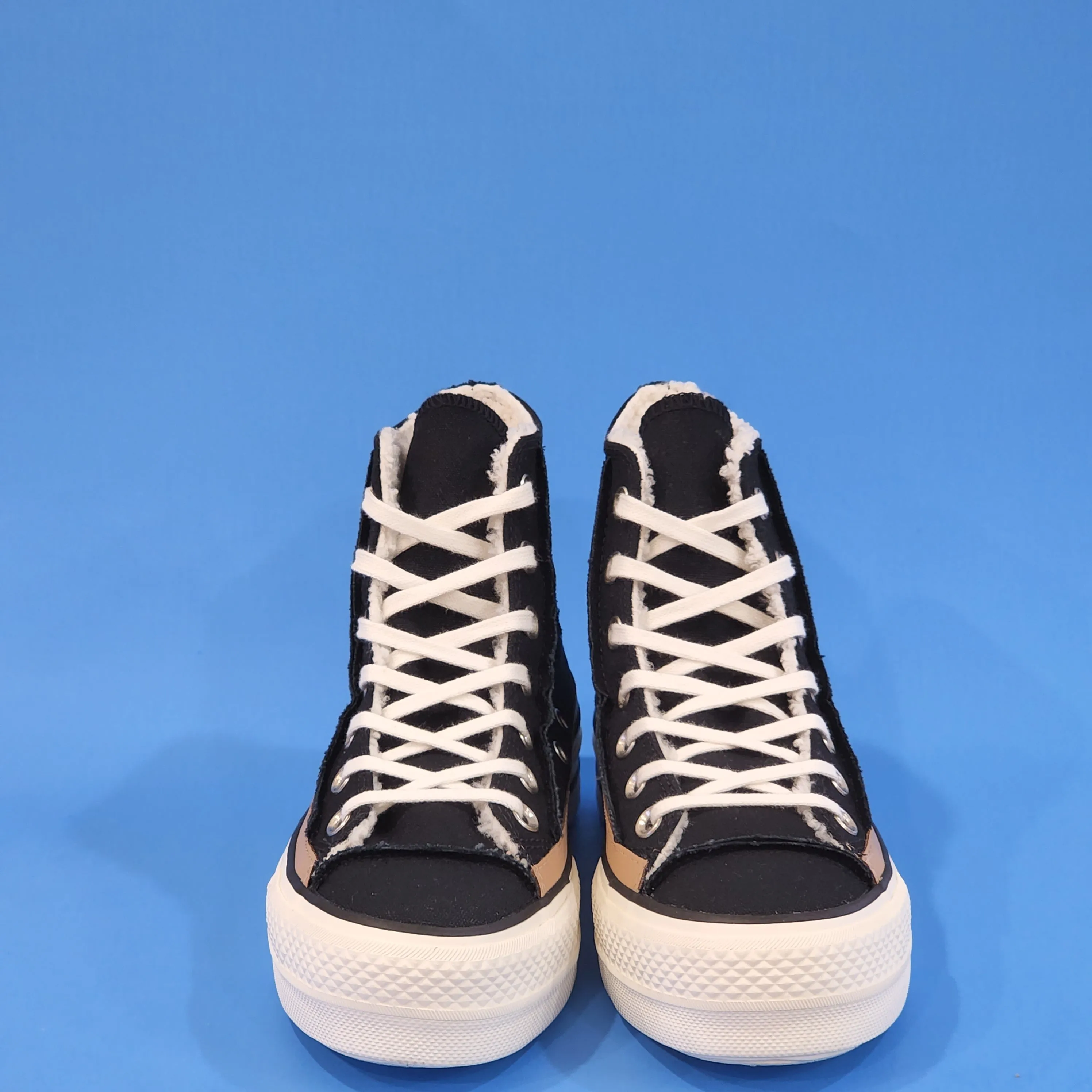 Converse CTAS Hi Lift Raw Edge Winter Women's Platform Sneakers 573191C NWT
