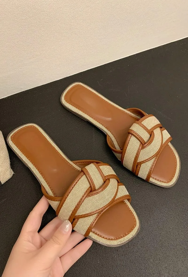 CROSS OVER STRAP FLAT SANDALS IN BEIGE