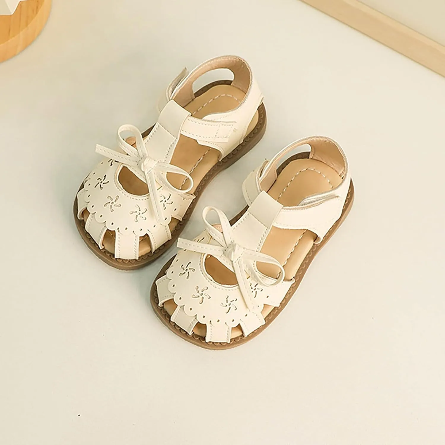 Girls Dress Shoes Bow T-Strap Soft Sole Flats Party Flower Wedding Princess Pumps for Kids Cute Beach Pool Sandals