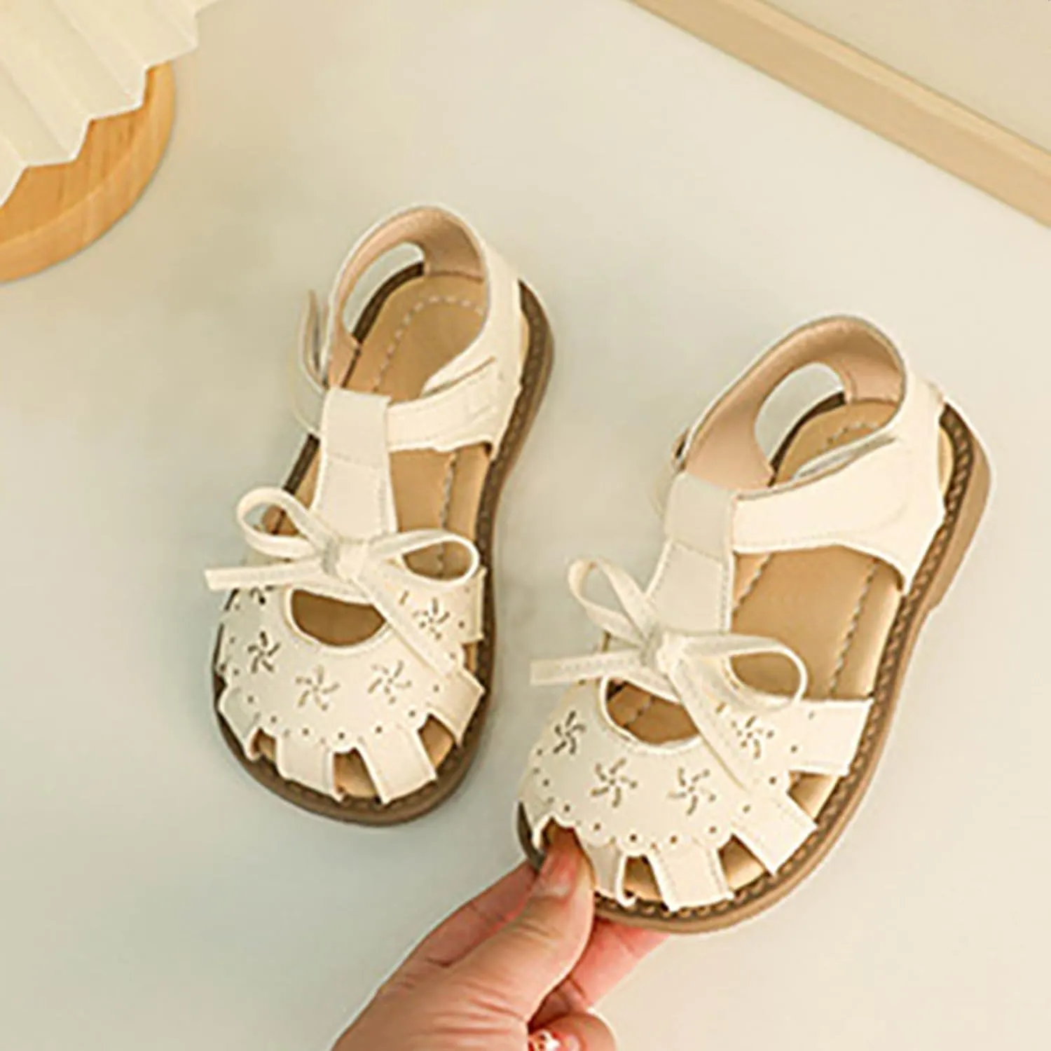 Girls Dress Shoes Bow T-Strap Soft Sole Flats Party Flower Wedding Princess Pumps for Kids Cute Beach Pool Sandals