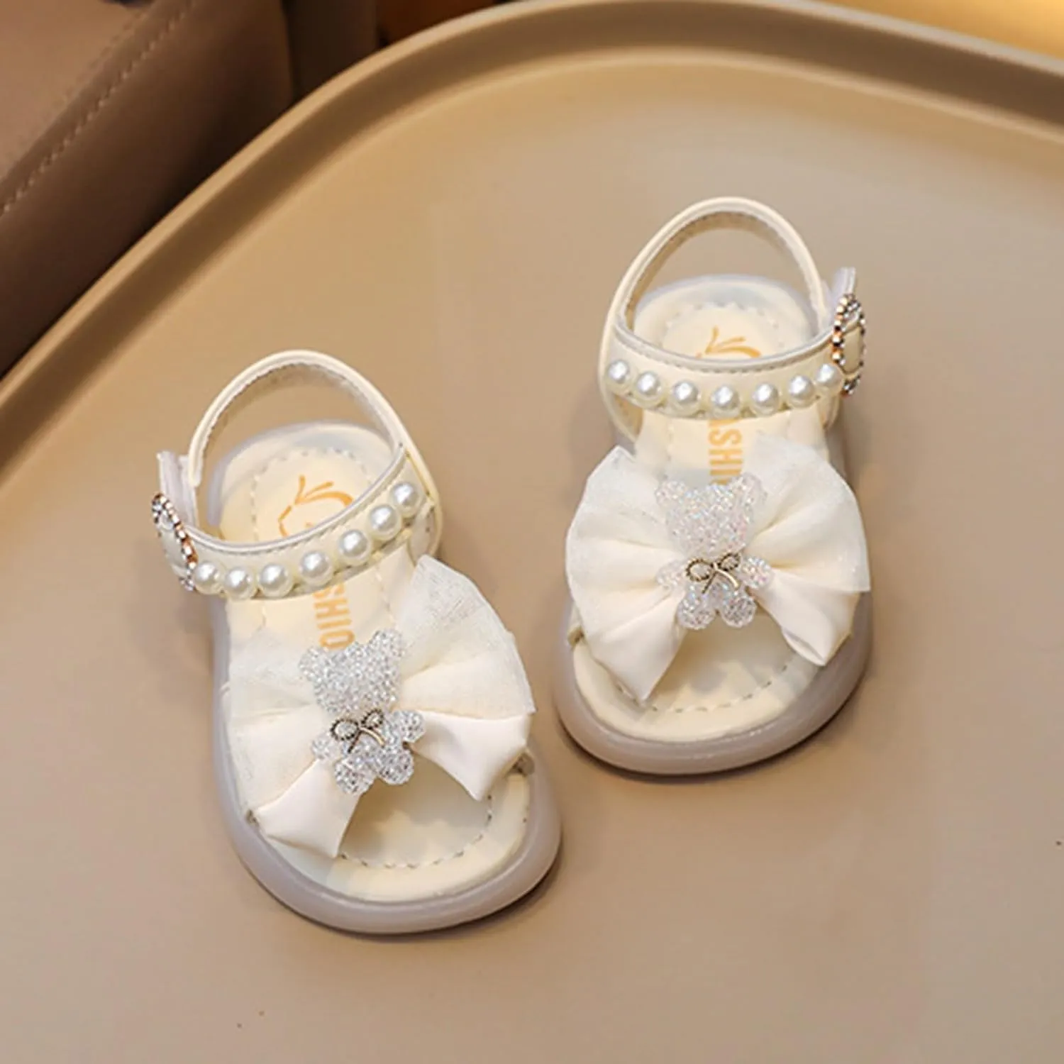 Girls Sandals Lightweight Open Toe Dress Shoes Soft Sole Summer Flat Sandals with Pearl Kids Princess Wedding Party