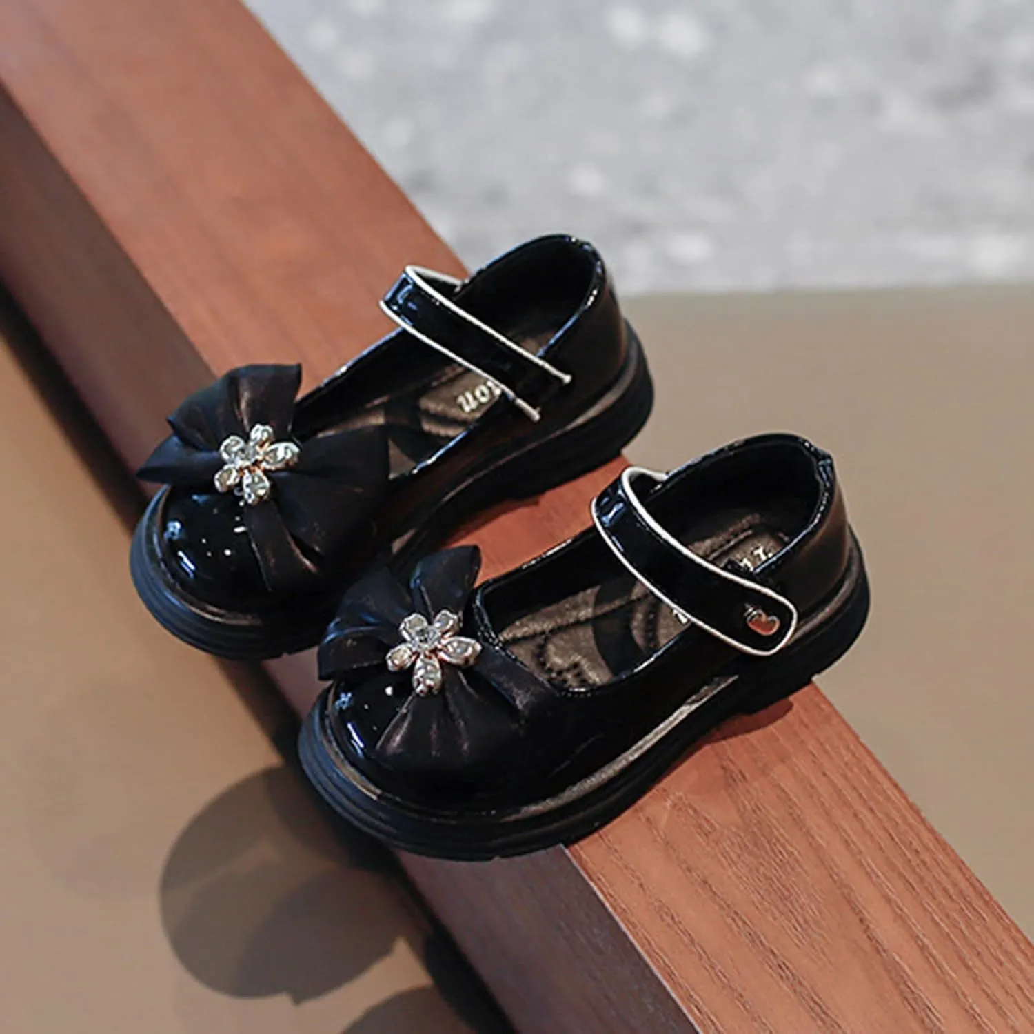 Kids Sandals Fashion Spring Summer Children Casual Shoes Girls Dress Shoes Thick Sole Round Toe Anti Slip Rubber Sole