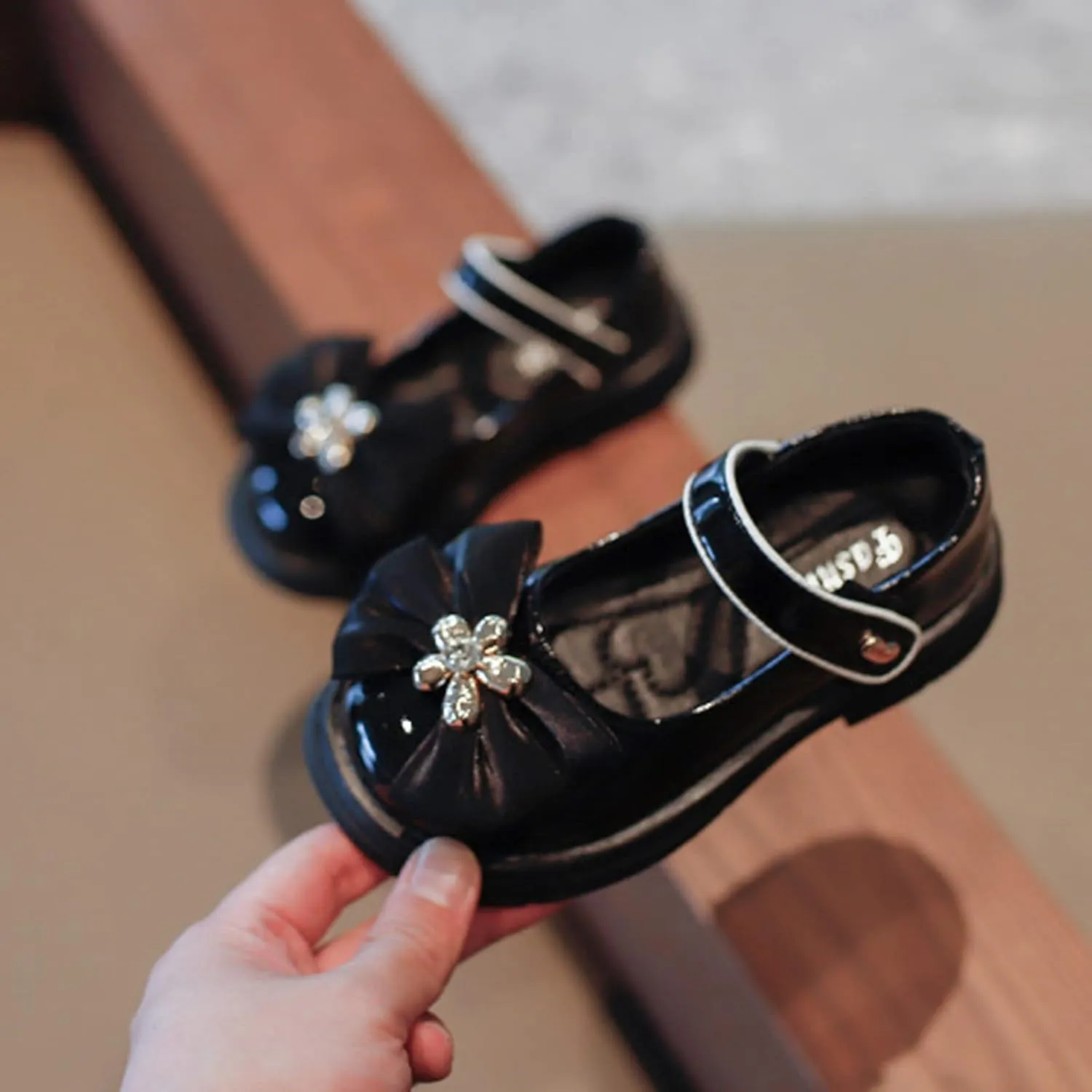Kids Sandals Fashion Spring Summer Children Casual Shoes Girls Dress Shoes Thick Sole Round Toe Anti Slip Rubber Sole
