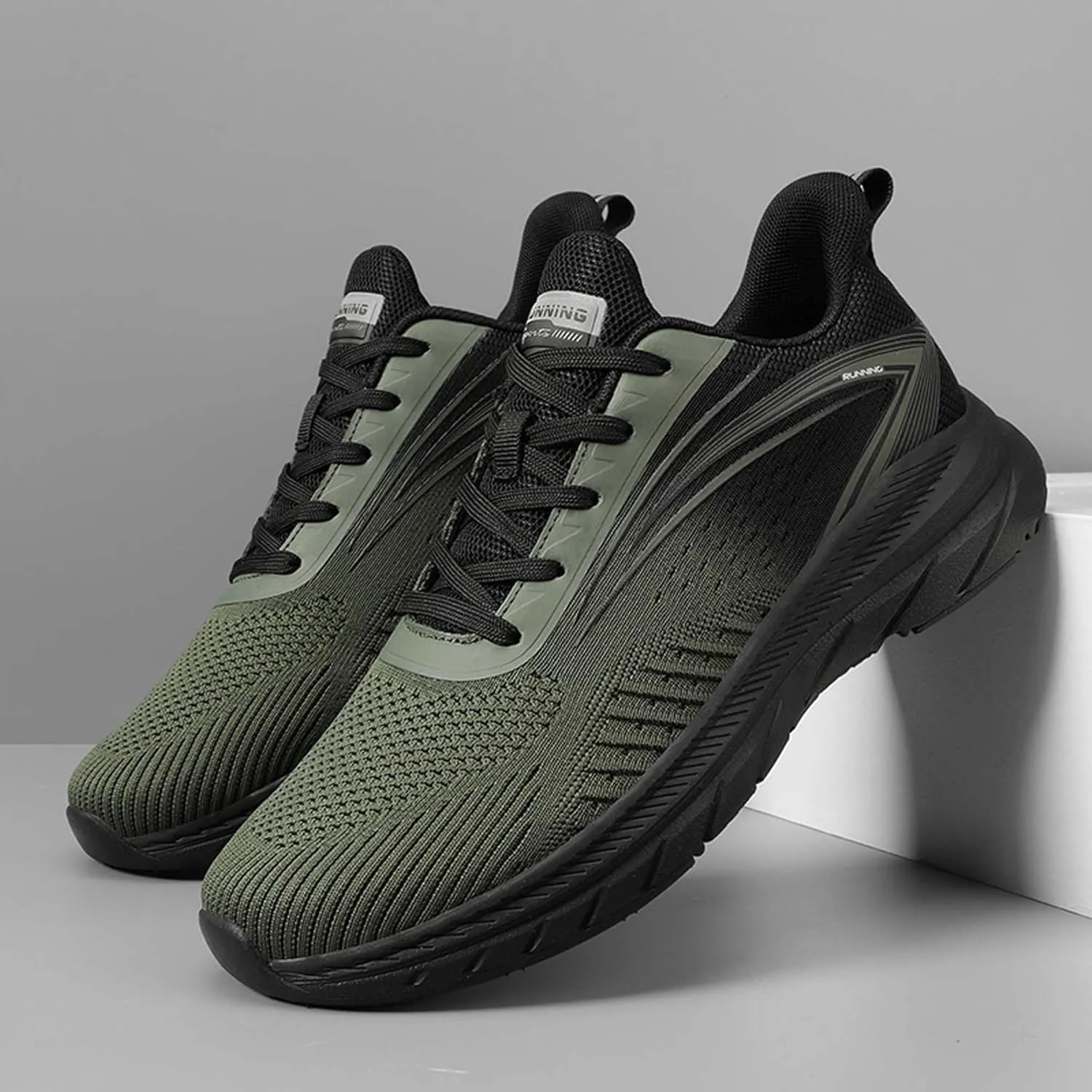 Men's Sports Running Shoes Lightweight Breathable Walking Shoes Non-Slip Outdoor Sports Cross-Country Running Shoes Fashion Sneakers Mesh Athletic Casual Shoes