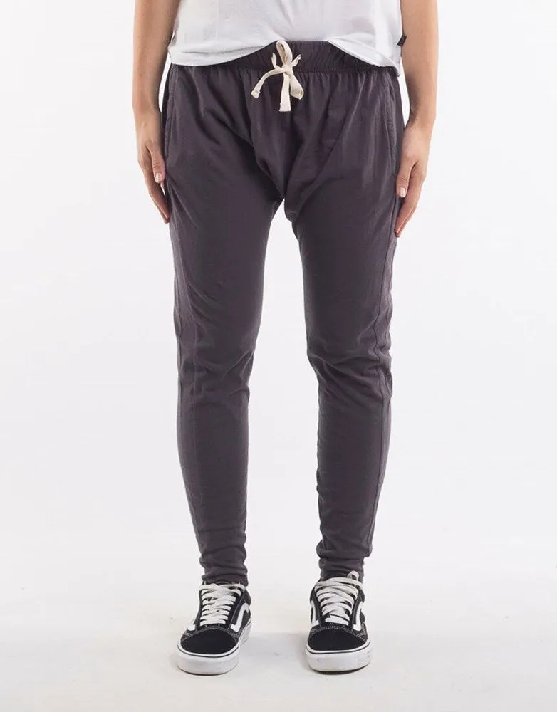 Silent Theory Fluid Pant Charcoal