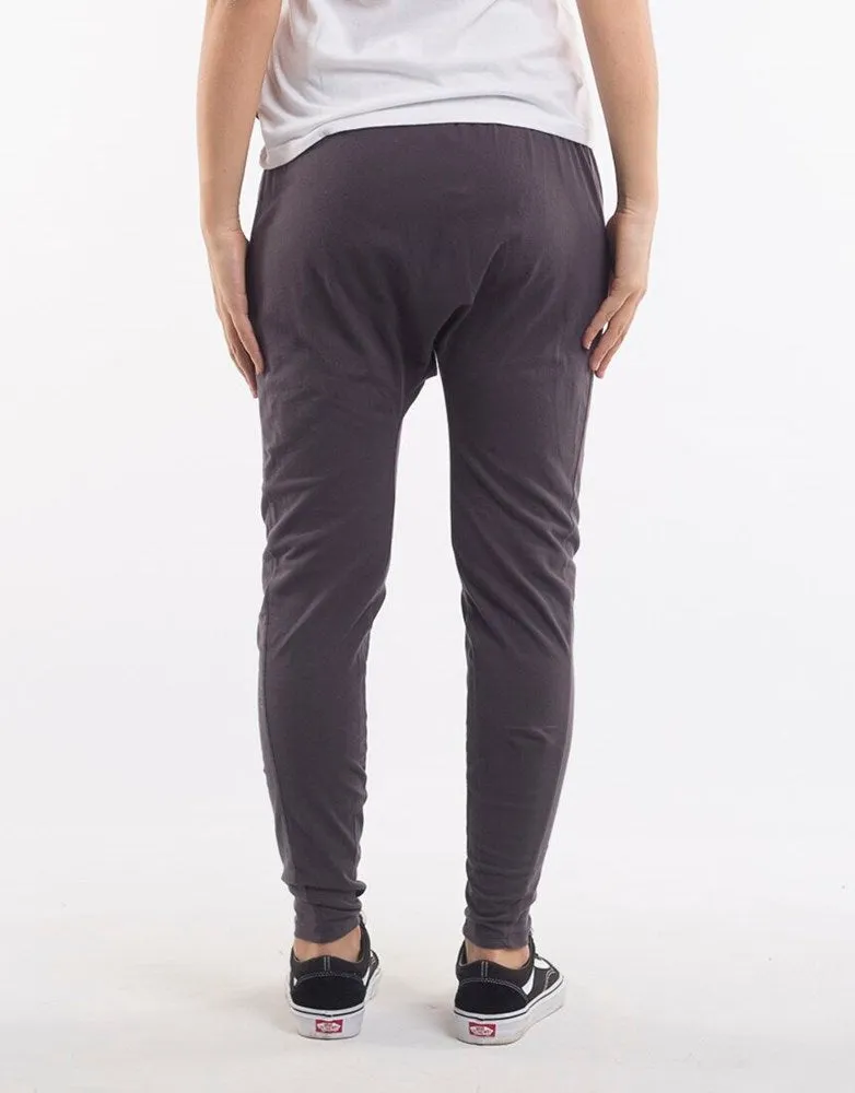 Silent Theory Fluid Pant Charcoal