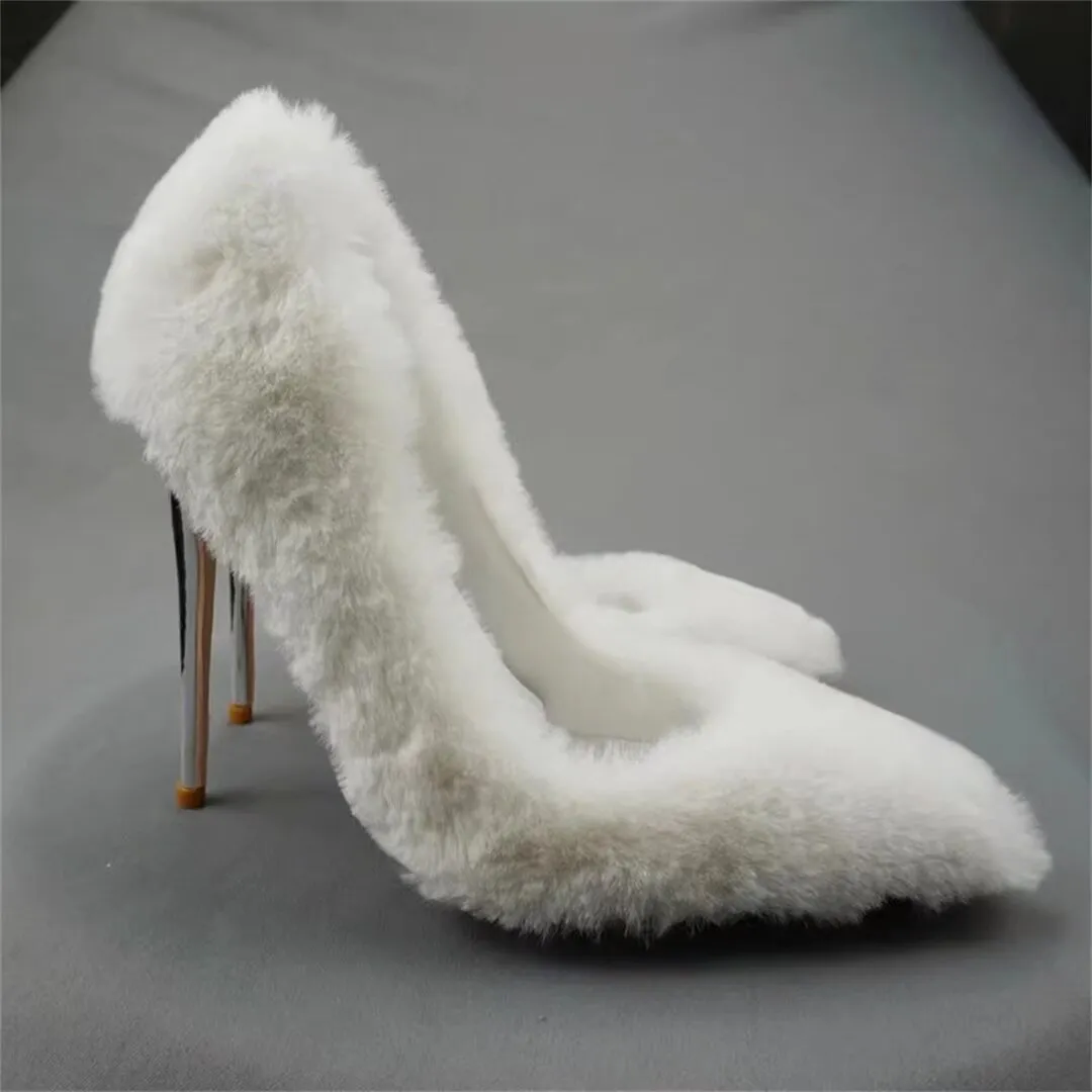 Silvareign Ebonique Event Pumps
