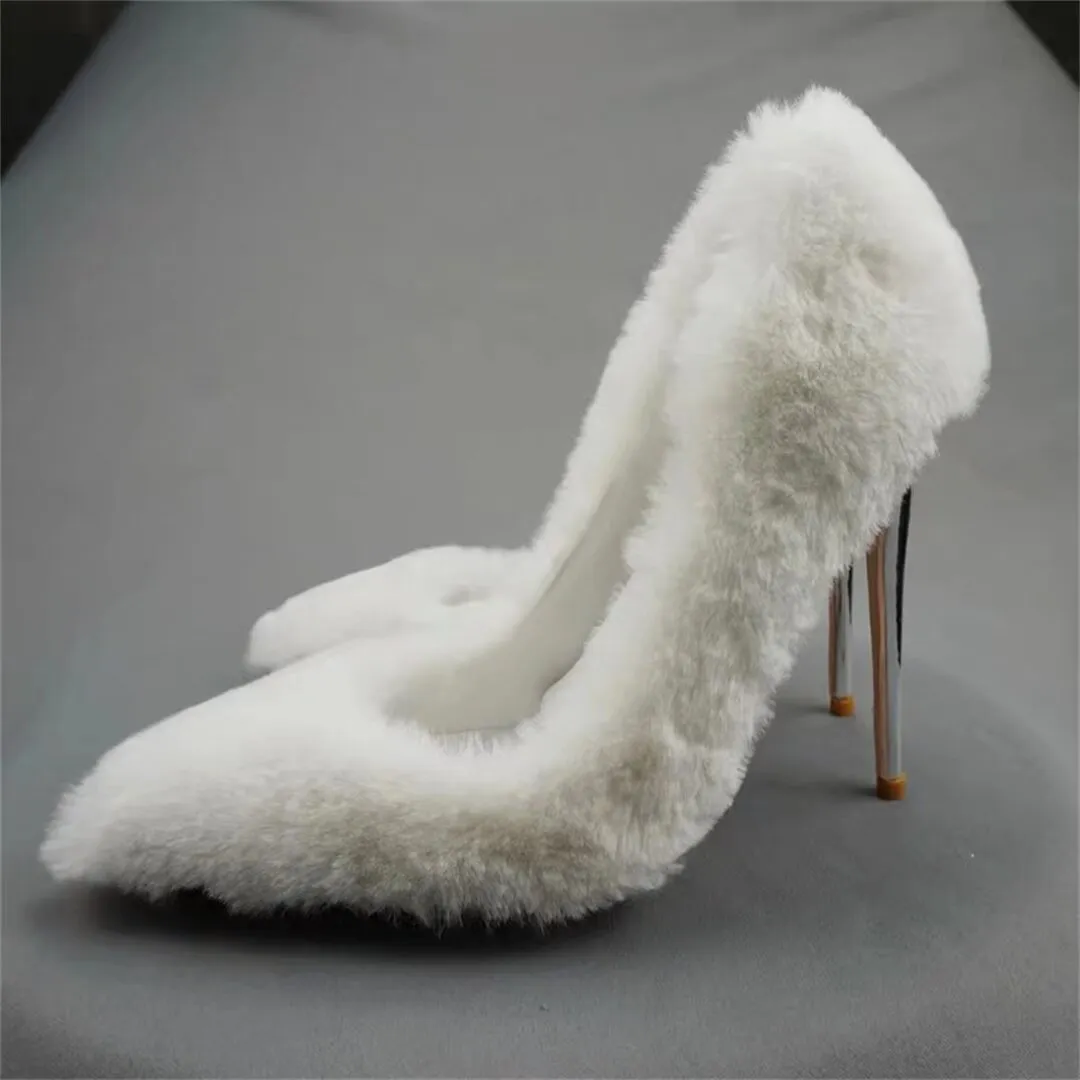 Silvareign Ebonique Event Pumps