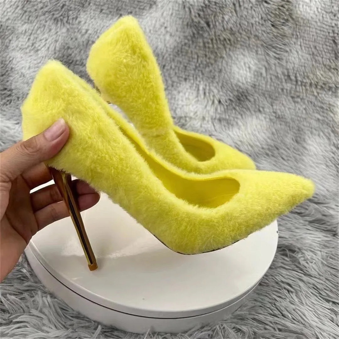 Silvareign Ebonique Event Pumps