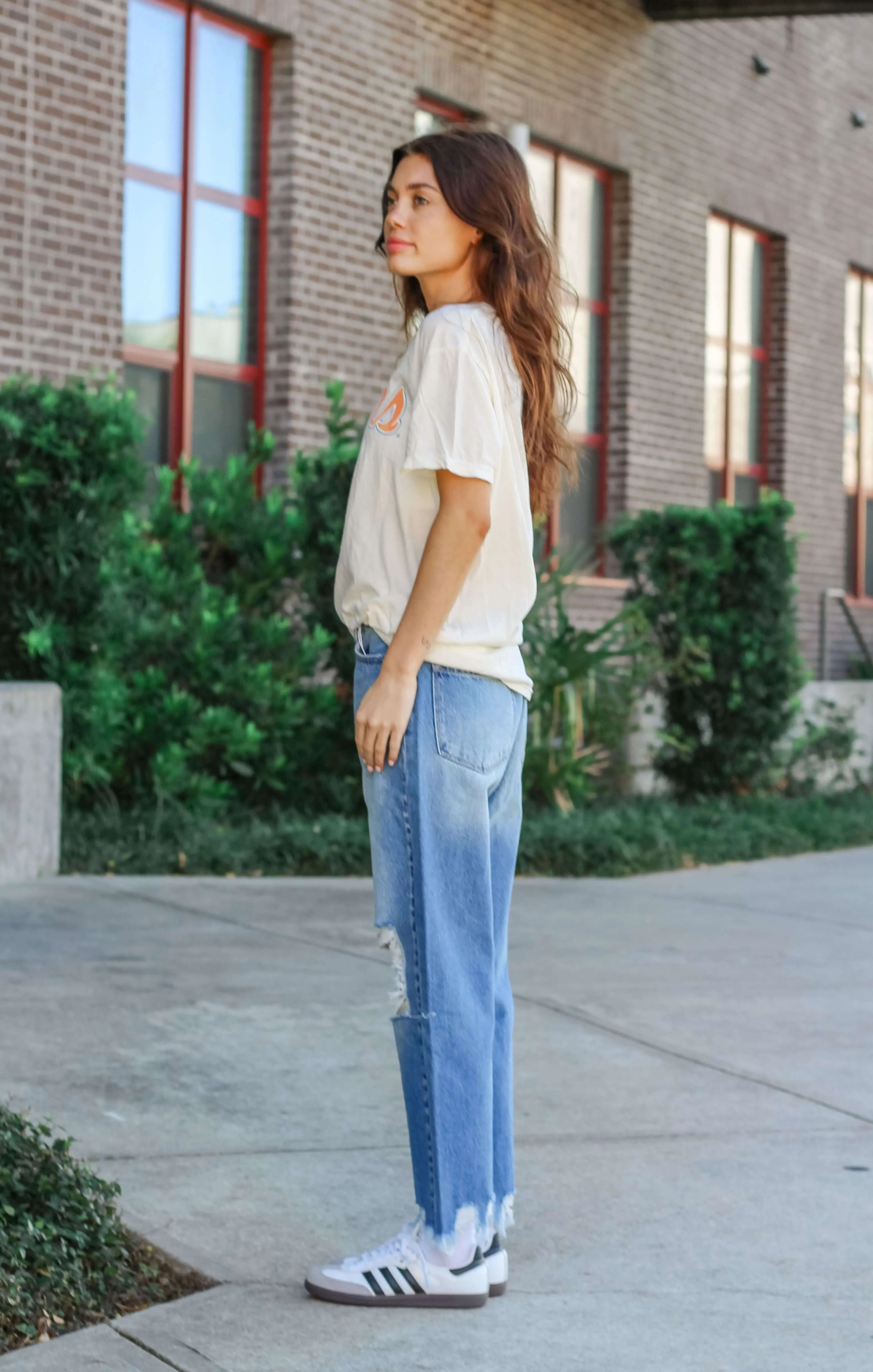 The Classic Gators Vintage Boyfriend Tee (Vintage White)