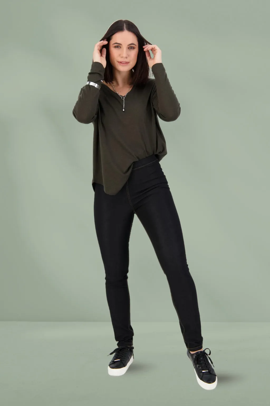 Vassalli Contrast Stitch Pull Up Denim Pants Black