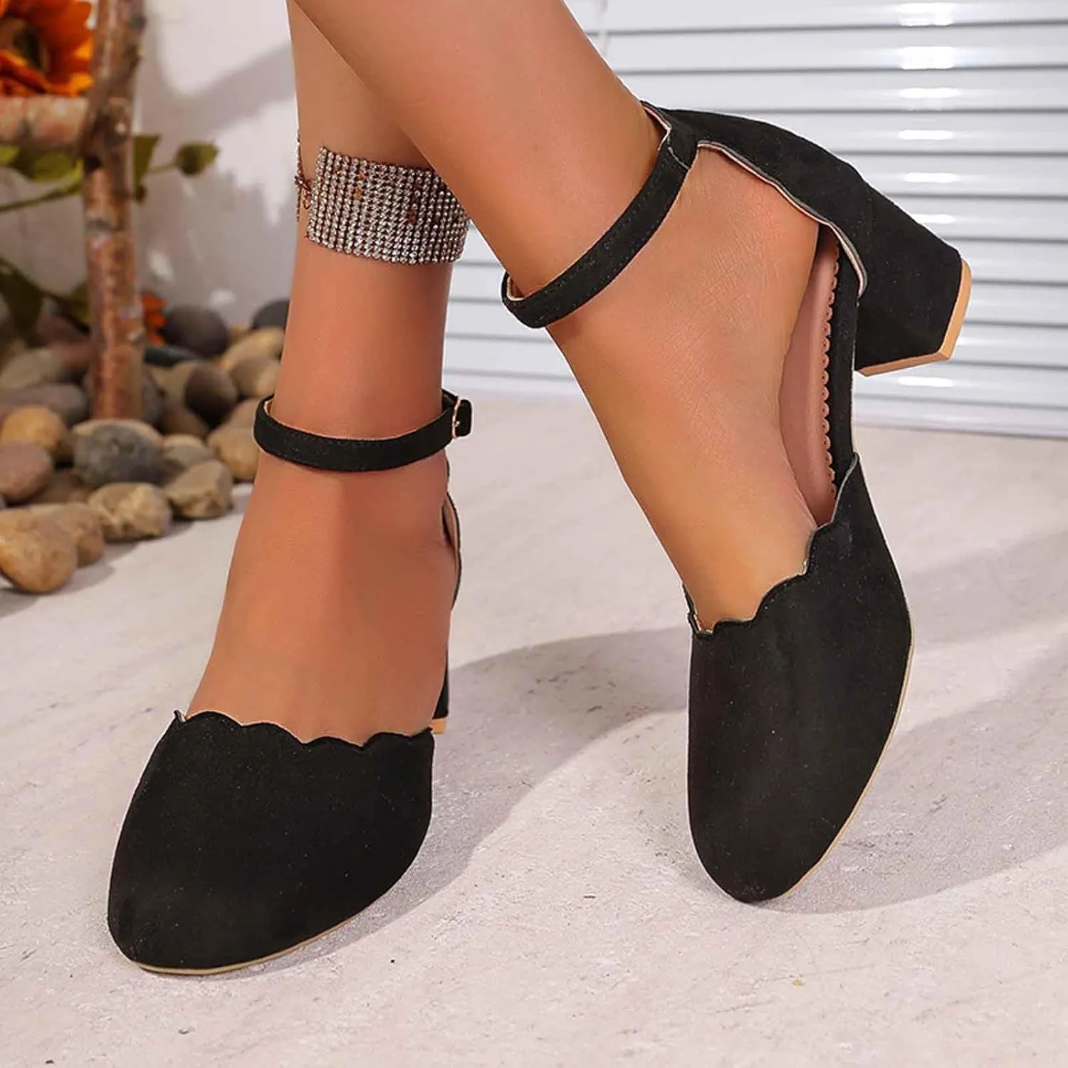 Women's Casual Sandals Comfortable Medium Heel Slip On Round Toe Beach Footwear Stylish for Daily Wear with Jeans and Dresses