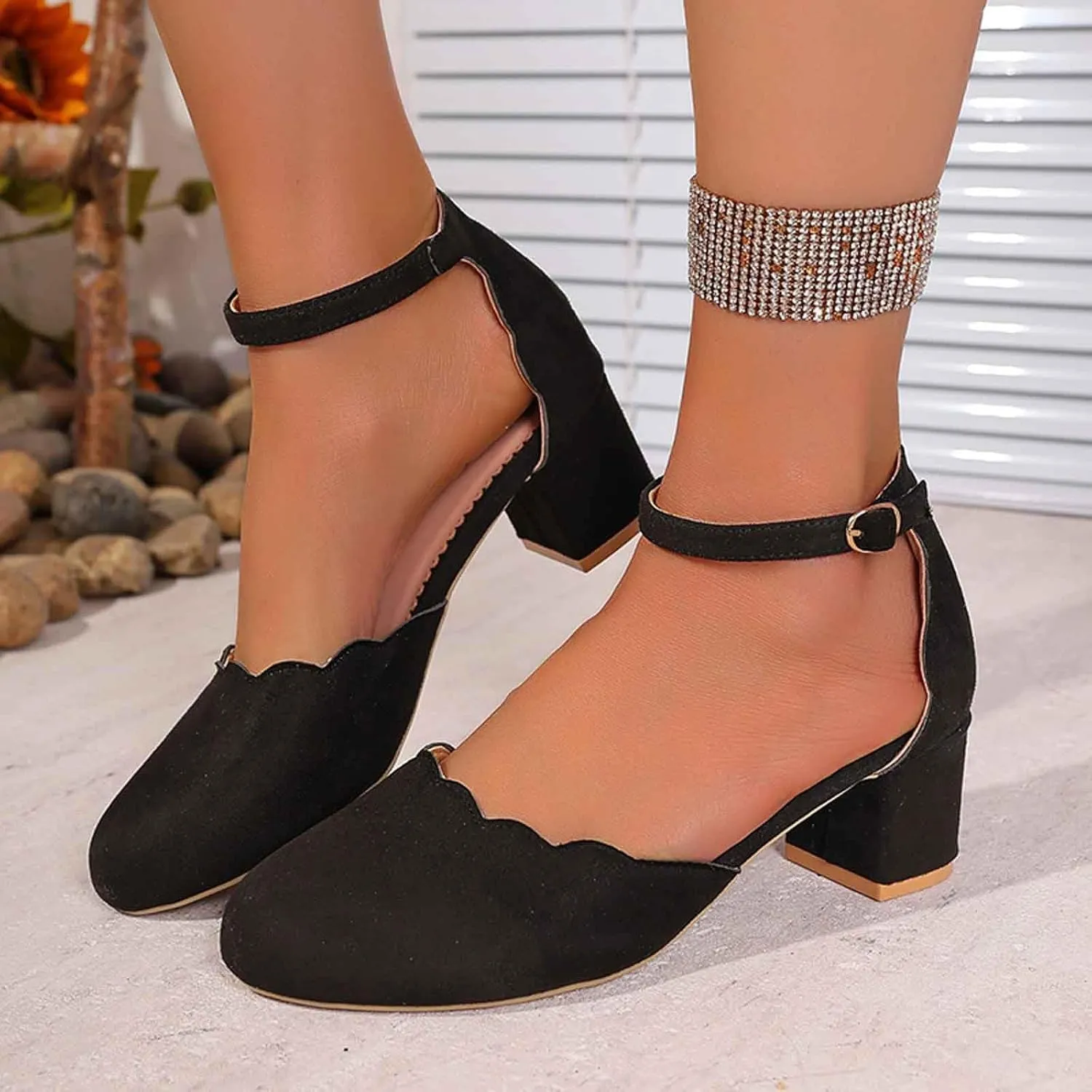 Women's Casual Sandals Comfortable Medium Heel Slip On Round Toe Beach Footwear Stylish for Daily Wear with Jeans and Dresses