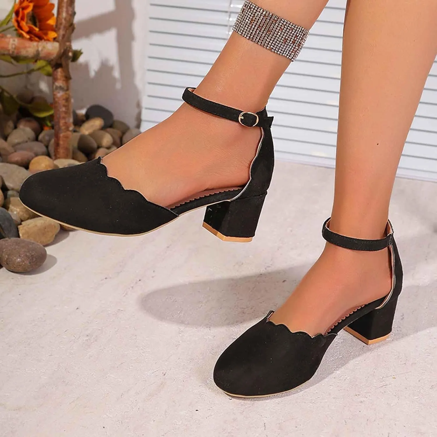 Women's Casual Sandals Comfortable Medium Heel Slip On Round Toe Beach Footwear Stylish for Daily Wear with Jeans and Dresses